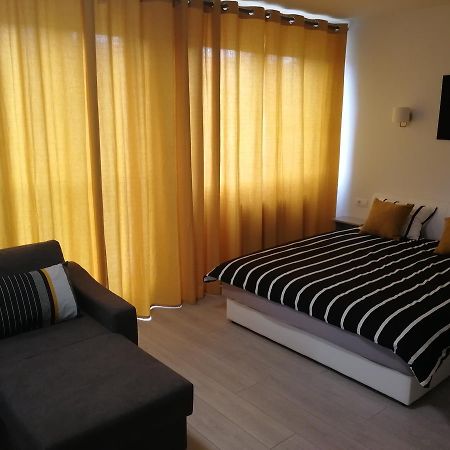 Apartment Oasis Banovo Brdo-Ada Ciganlija เบลเกรด ภายนอก รูปภาพ