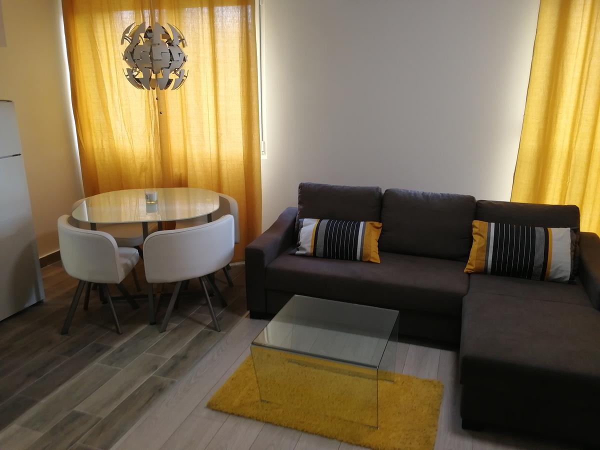 Apartment Oasis Banovo Brdo-Ada Ciganlija เบลเกรด ภายนอก รูปภาพ