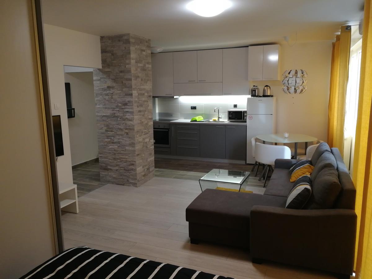 Apartment Oasis Banovo Brdo-Ada Ciganlija เบลเกรด ภายนอก รูปภาพ